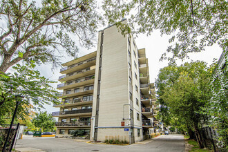 Building Photo - Landmark Apartments