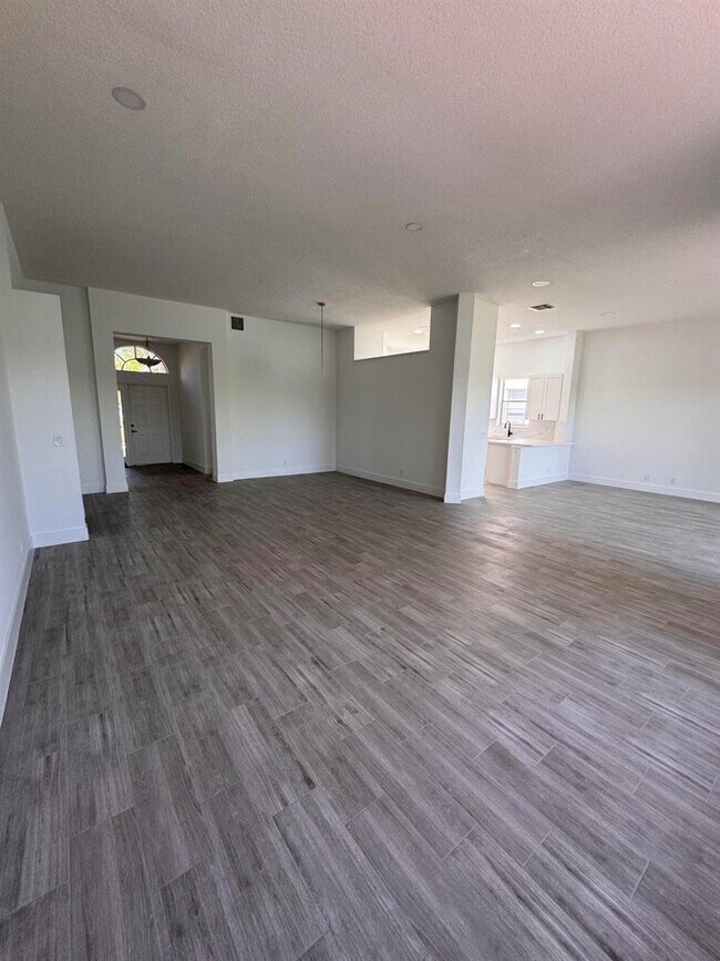 Foto del edificio - 13377 NW 14th St