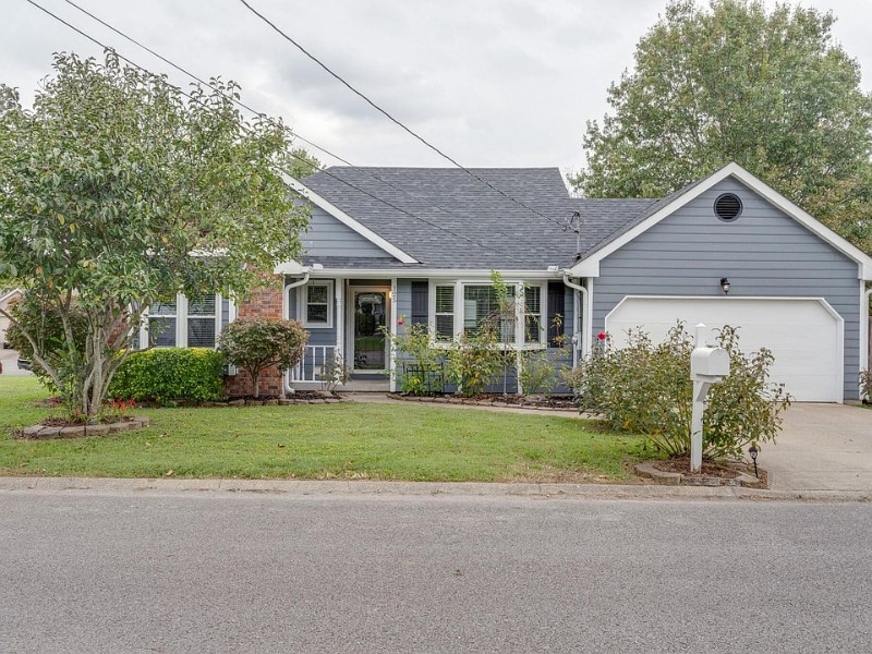 Primary Photo - 125 Agee Cir E