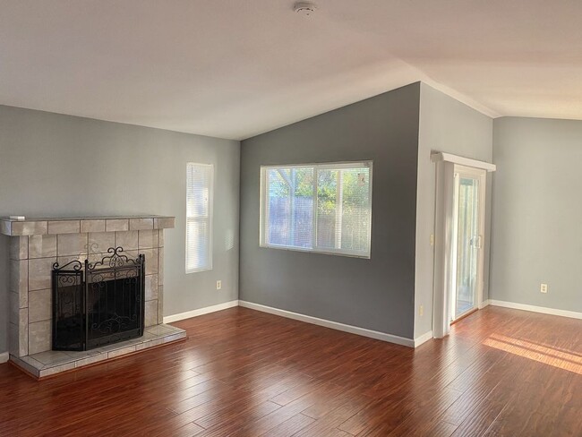 Building Photo - 5360 Kevinberg Dr
