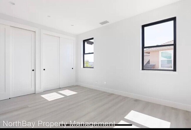 Foto del edificio - 3 br, 2.5 bath House - 3740 Crestview Dr