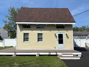 Building Photo - 40 Provincetown View Rd