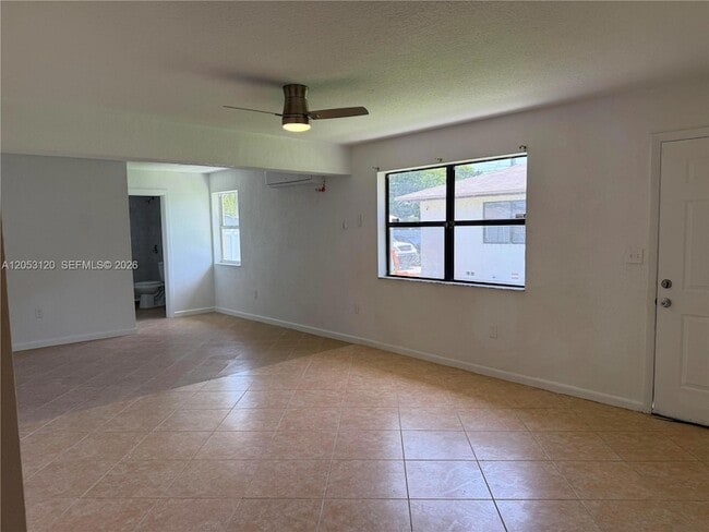 Photo - 2120-2122 Thomas Street Unit 2122 Apartment