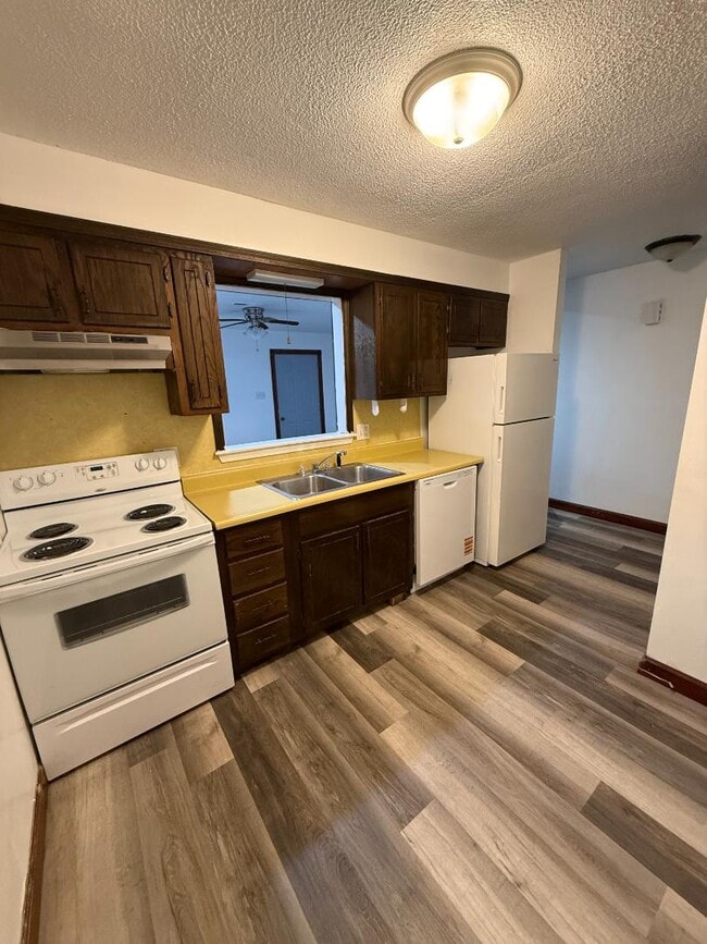 Foto del edificio - 2305 Southridge Dr