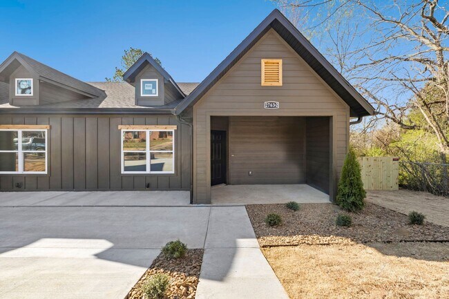 Foto del edificio - Brand New Duplex in Fayetteville!