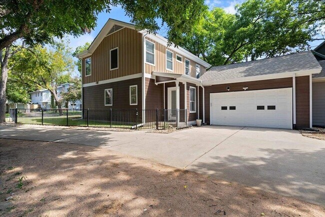 Building Photo - 5603 William Holland Ave