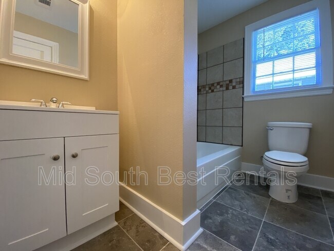 Foto del edificio - 2300 Moss St