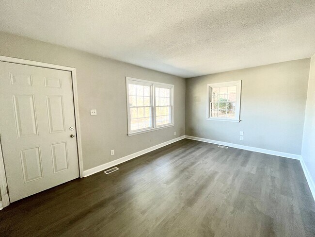 Foto del edificio - 3 bed/1.5 bath NEST in Fayetteville