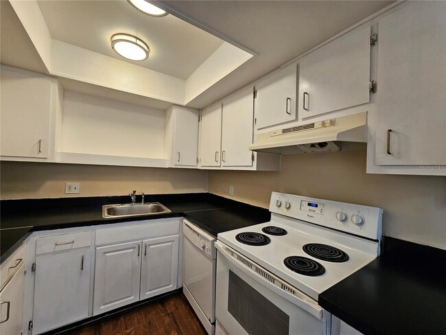Building Photo - 7611 Paula Dr