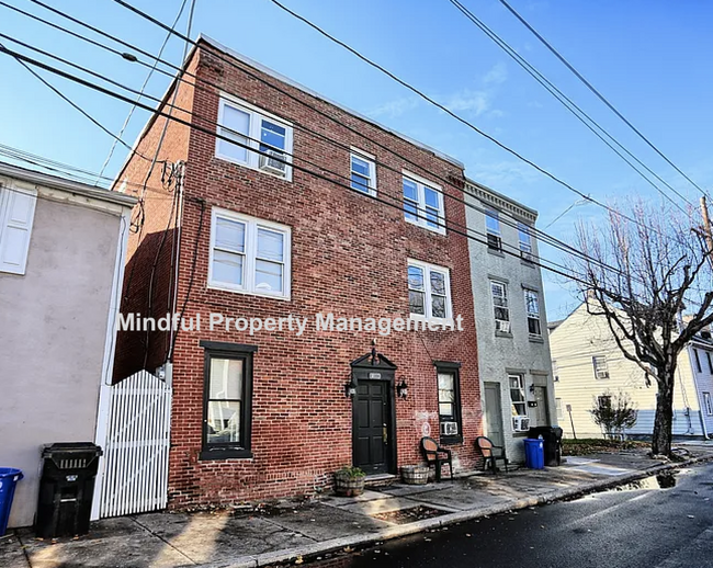 Building Photo - 1308 Penn St