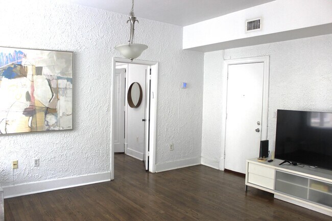 Foto del edificio - 900 16th St