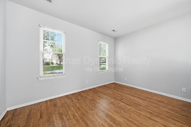 Foto del edificio - 17059 Commons Creek Dr