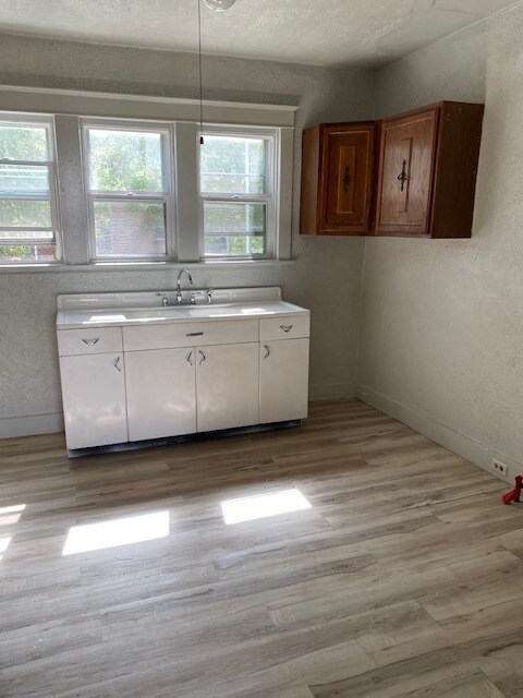 kitchen - 228 E 9th St