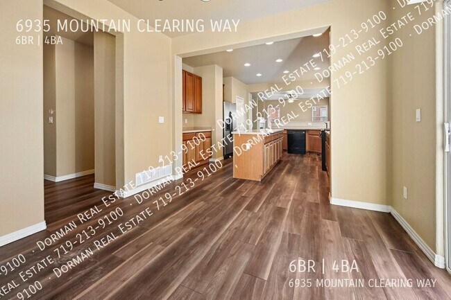 Foto del edificio - 6935 Mountain Clearing Way