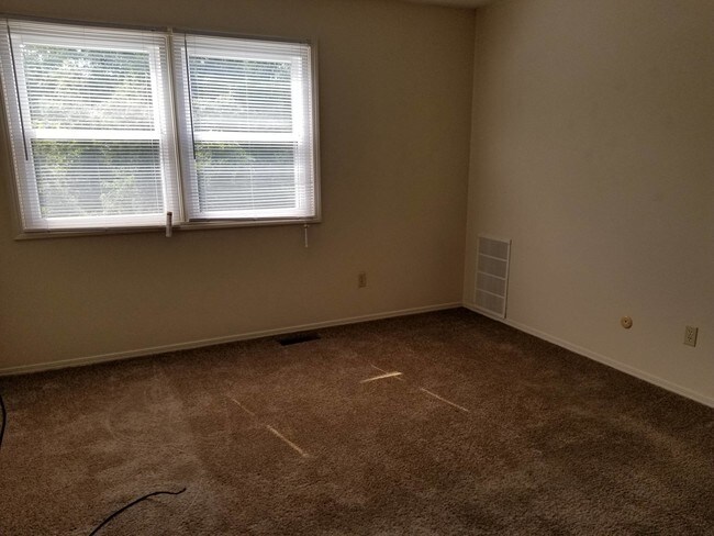 Building Photo - 602 Fawn Dr