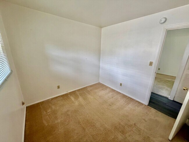 Foto del edificio - 1240 Dogwood Ln