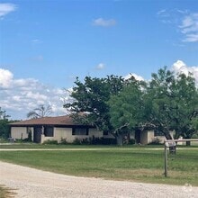 Building Photo - 935 Bacacita Farms Rd