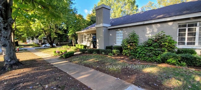 Building Photo - 402 Church St NE