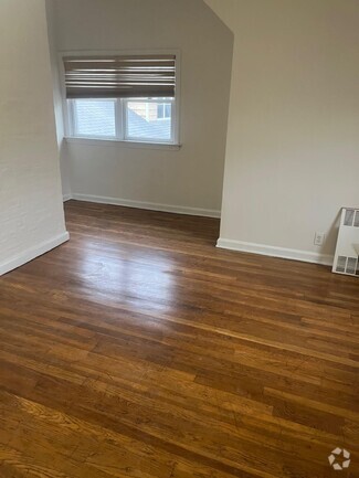 Building Photo - 86-30 Sancho St