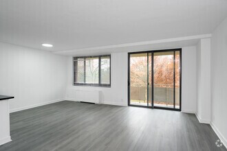 Interior Photo - Ashlawn at Southern Towers