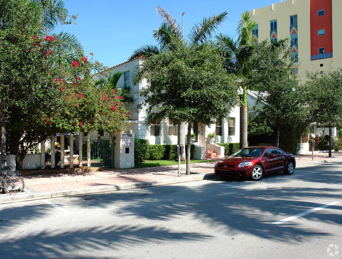 Building Photo - 350 Washington Ave