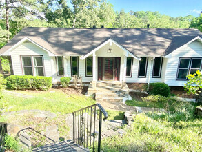 Building Photo - 2435 Indian Lake Dr