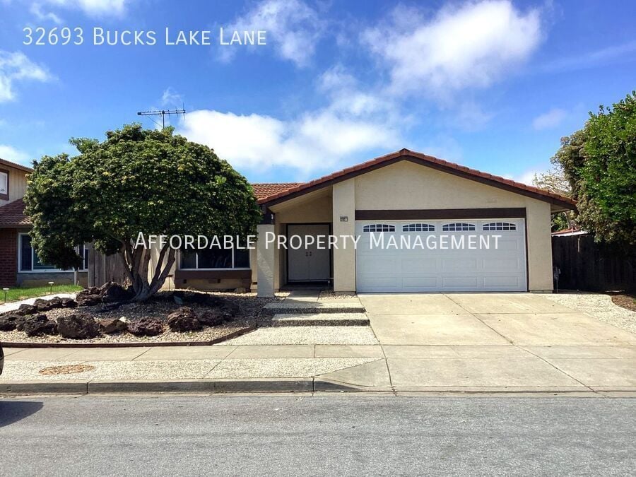 Photo - 32693 Bucks Lake Lane-