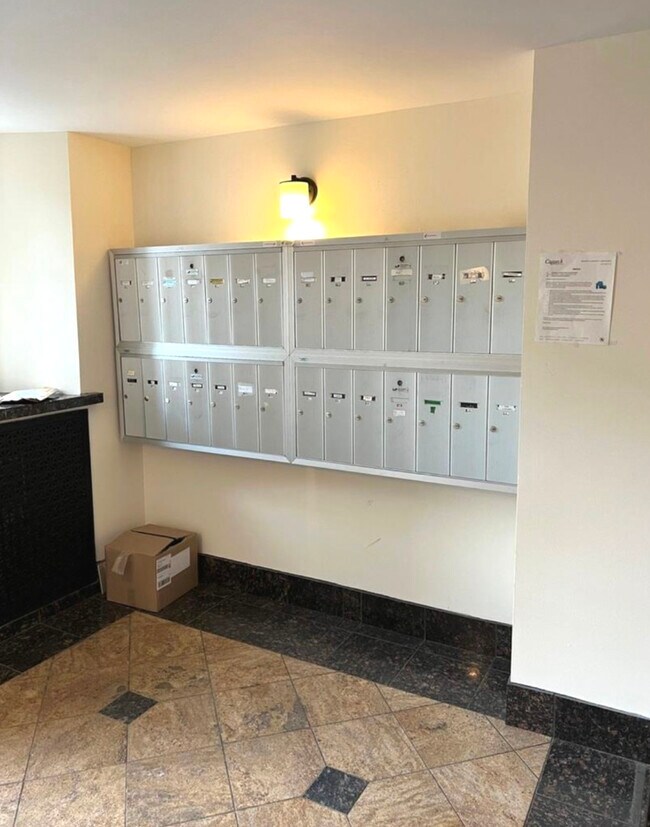 Foto del edificio - 6812 N Wayne Ave