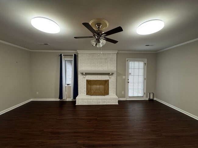 Building Photo - 104 Breckindale Cir