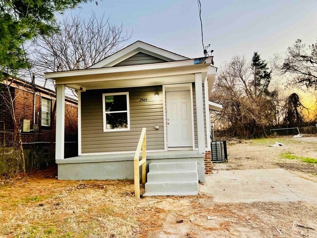 Photo - 2545 Spottswood Ave House