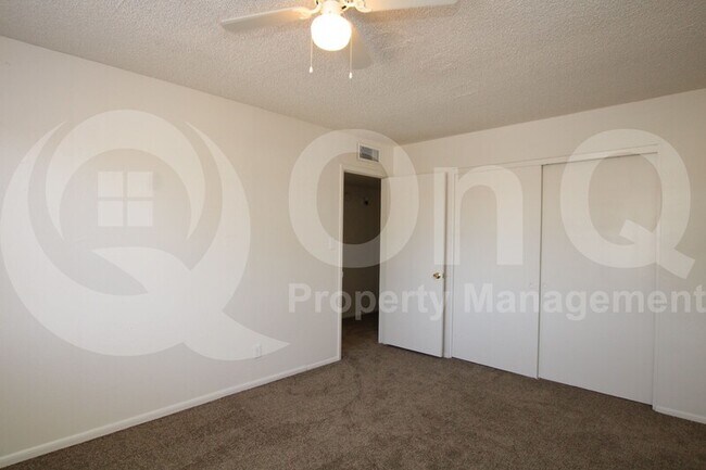 Building Photo - 4227 N 68th Dr