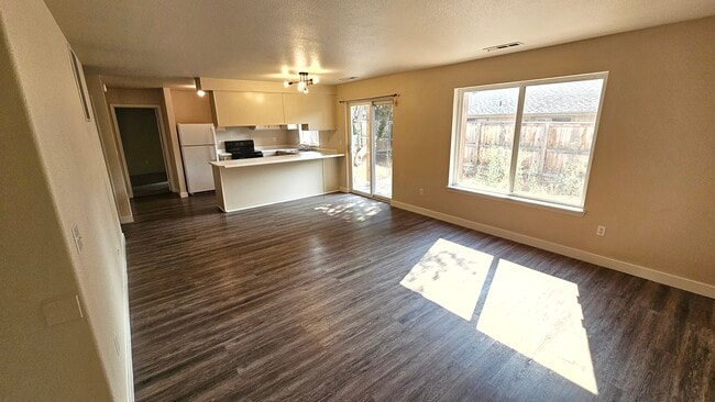 Building Photo - 3060 Sheraton Ct
