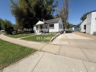 Building Photo - 3885 Evelyn Rd