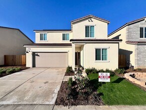 Building Photo - 4445 Buckingham Ave