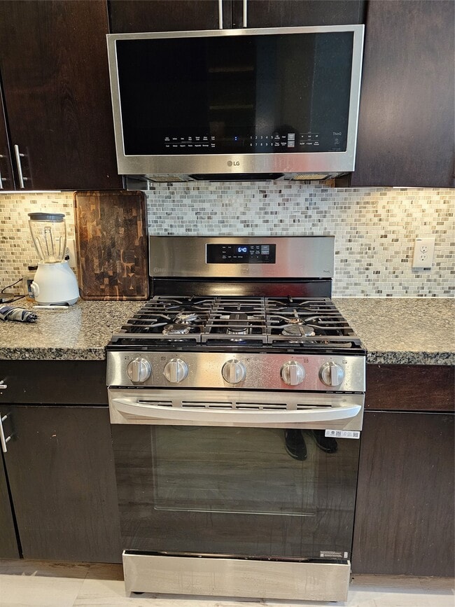 Building Photo - 7 Aventura Pl