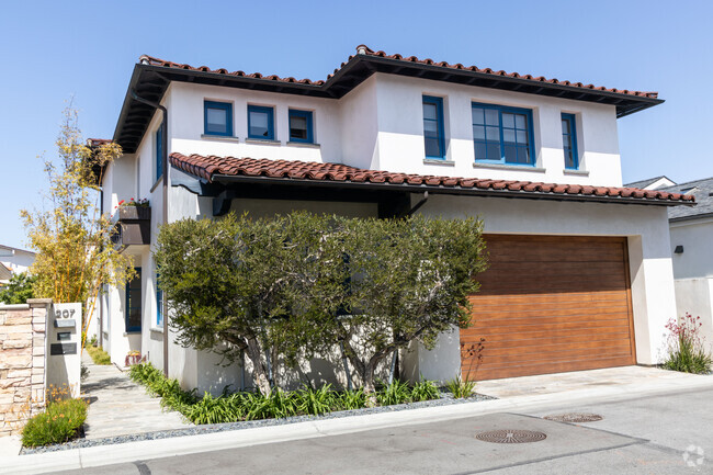 Building Photo - 207 Via Jucar