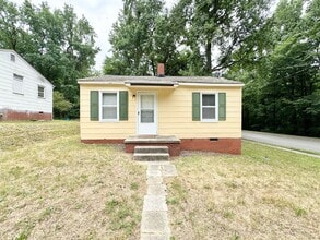 Building Photo - 300 Lucerne St