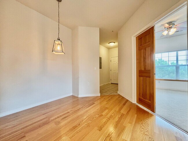 Building Photo - Beautiful 2 Bed 1 Bath Haven in Central Fort Collins!