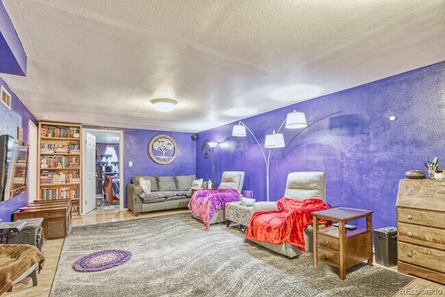 Living Area - 471 S Marshall St