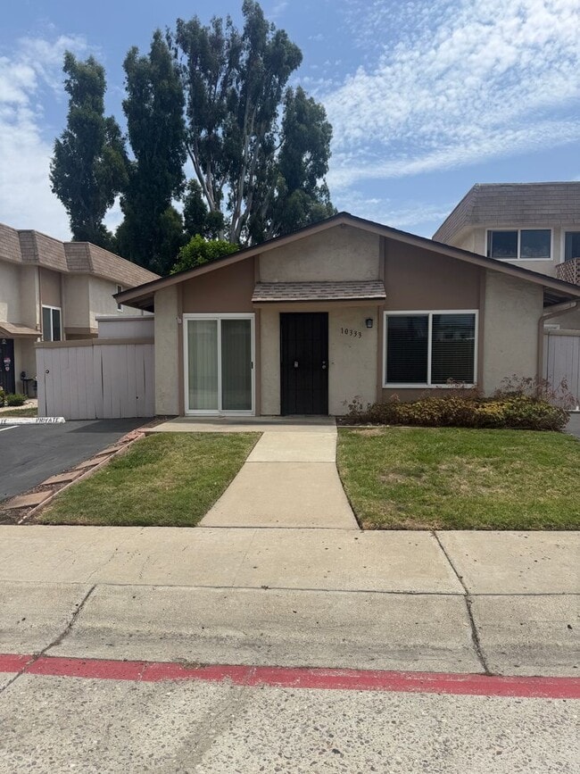 Building Photo - 10333 Santana Ranch Dr