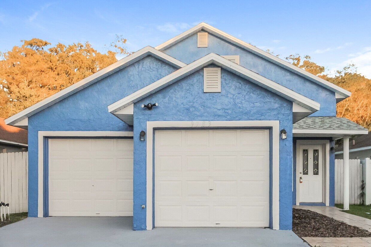 Primary Photo - 9783 Lupine Ave