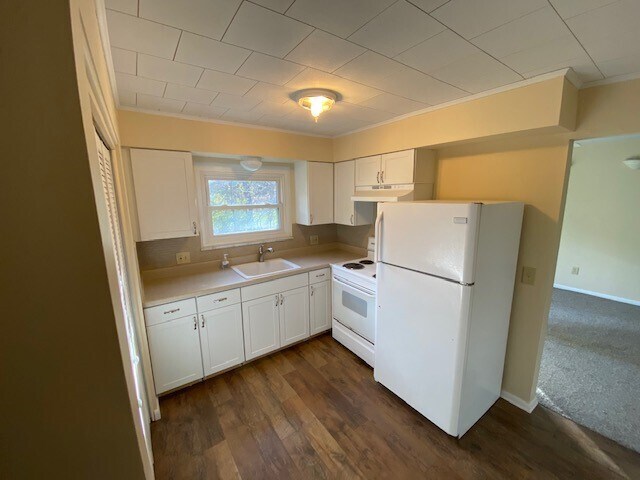 Building Photo - 2930 Arboretum Cir NW