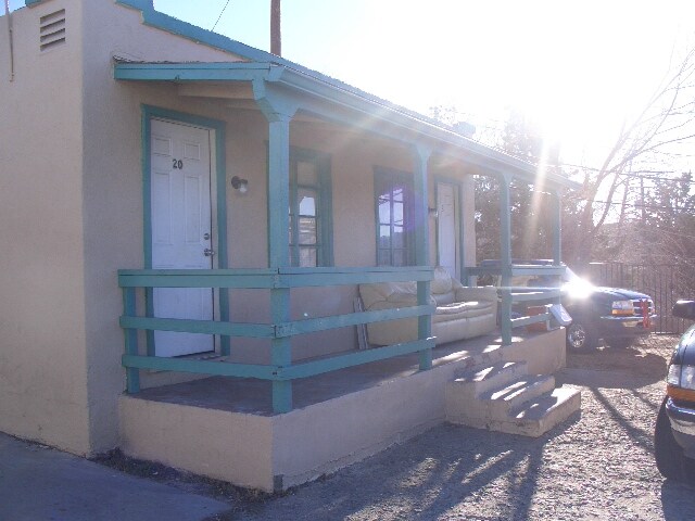 Building Photo - Holiday Lodge