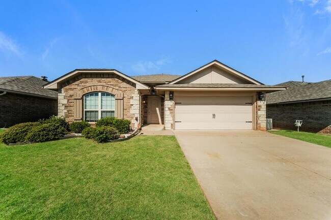 Building Photo - 2421 Shell Dr