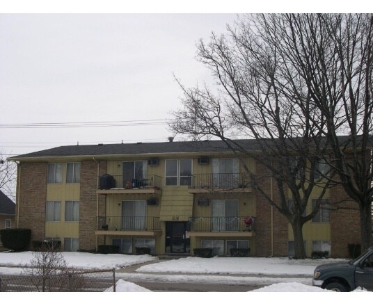 Building Photo - 1016 E Greenlawn St
