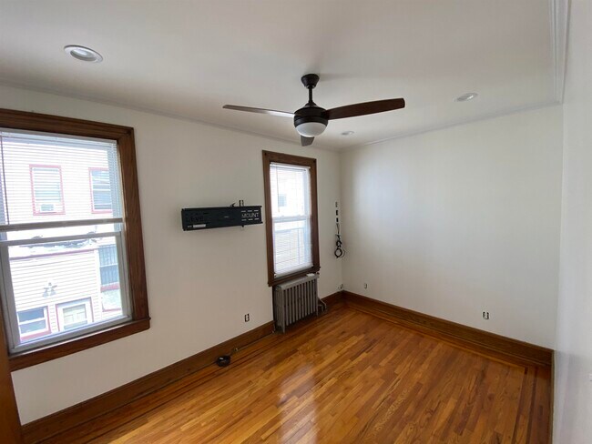 Building Photo - 89 Collard St