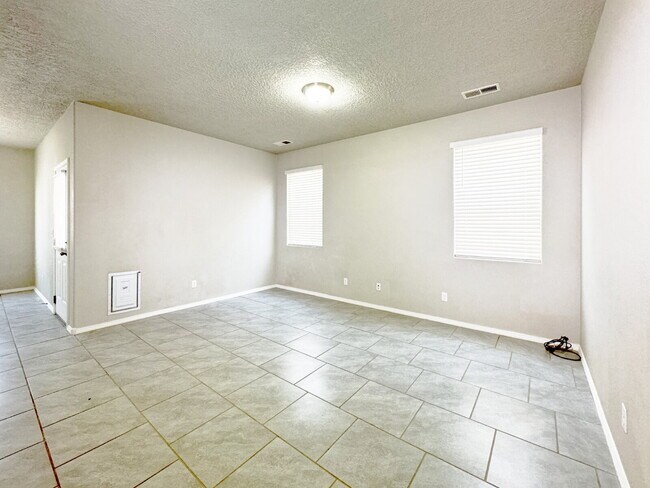Foto del edificio - Wonderful, Newer 4 BR Home in Cleveland Heights!