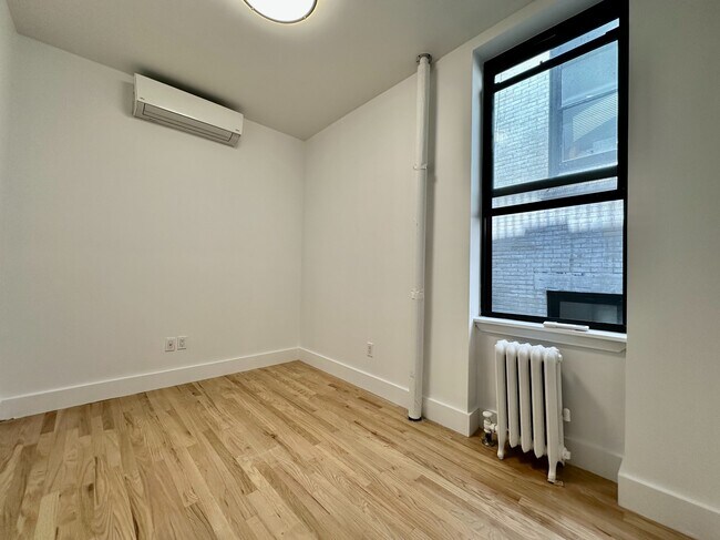 Foto del edificio - 29 W 12th St
