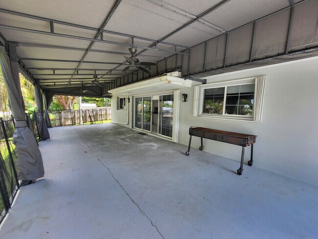 Foto del edificio - 9749 SW 213th Terrace