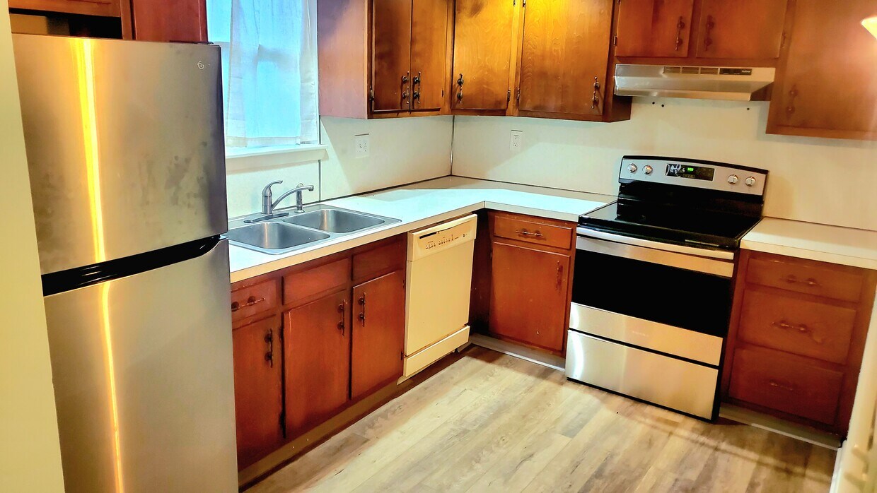 Primary Photo - 2068 Lexington Ave